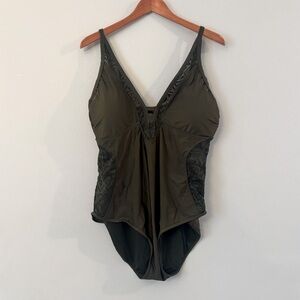 NWT Yacht & Smith Swimsuit